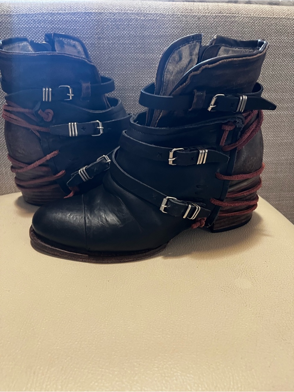 Freebird By Steven Crue Black Leather Distressed Buckle Ankle Boots Size 9 - Picture 3 of 10